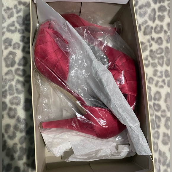 Michaelangelo’s David Bridal Heels - Picture 4 of 7